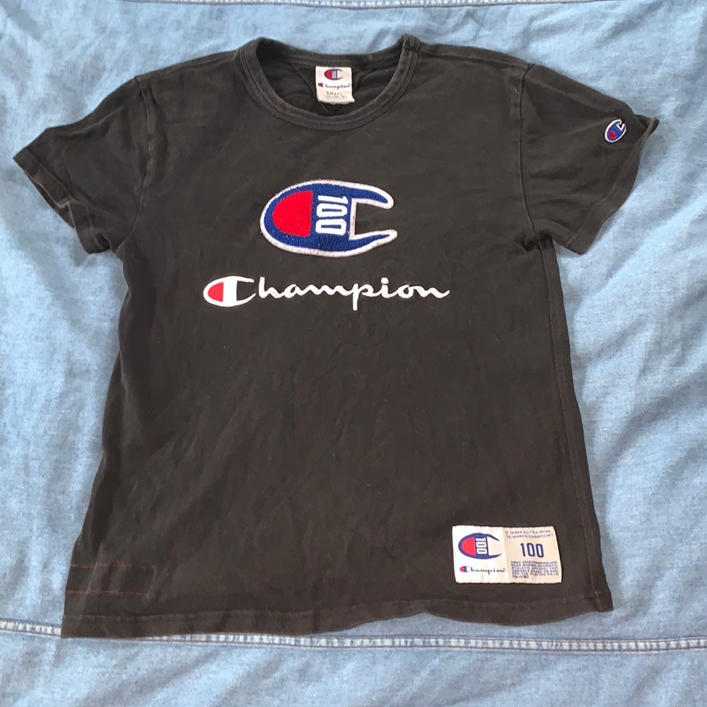 2/$25 🐸 CHAMPION SHIRT with pop out logo